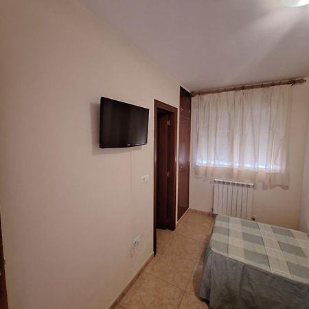 Hotel Hostal Pension - La Rotonda à Tardienta Extérieur photo